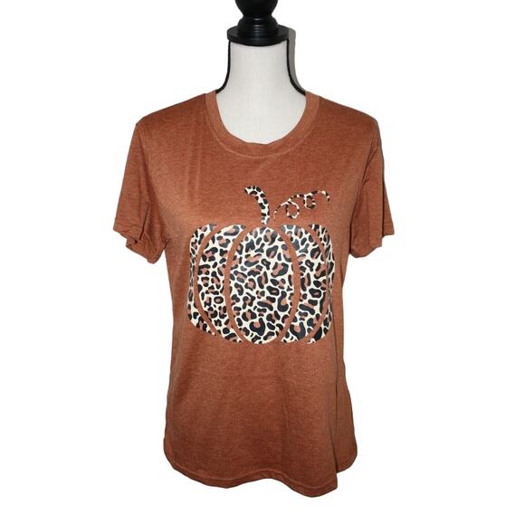Cute Women's Medium Pumpkin Cheetah Animal Print Graphic T-shirt Short Sleeve - Picture 1 of 3